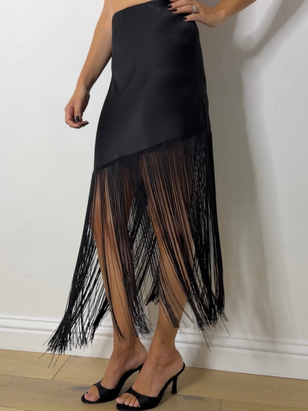 FRINGE SKIRT BLACK