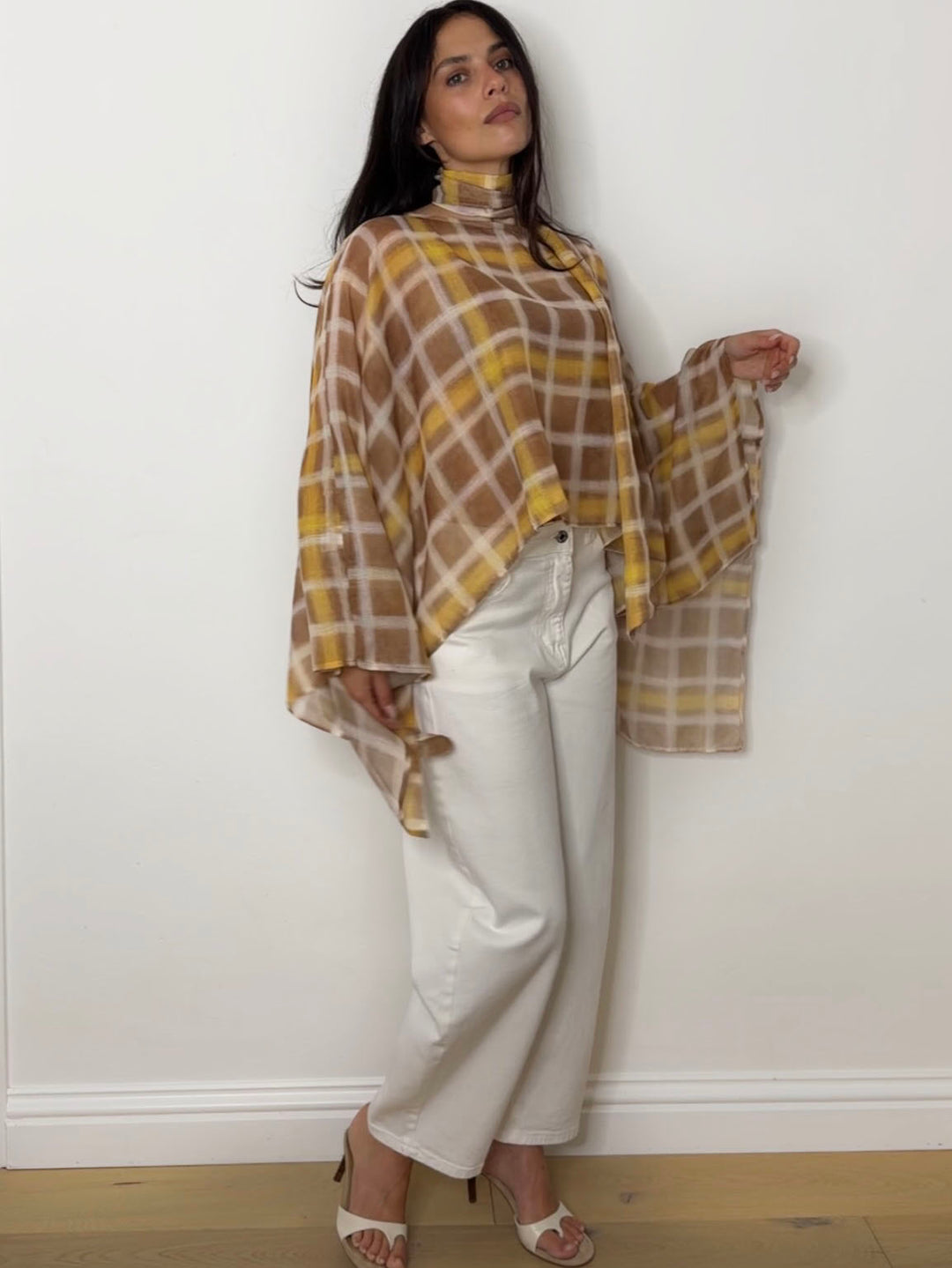 CHECK CAPE AND SCARF