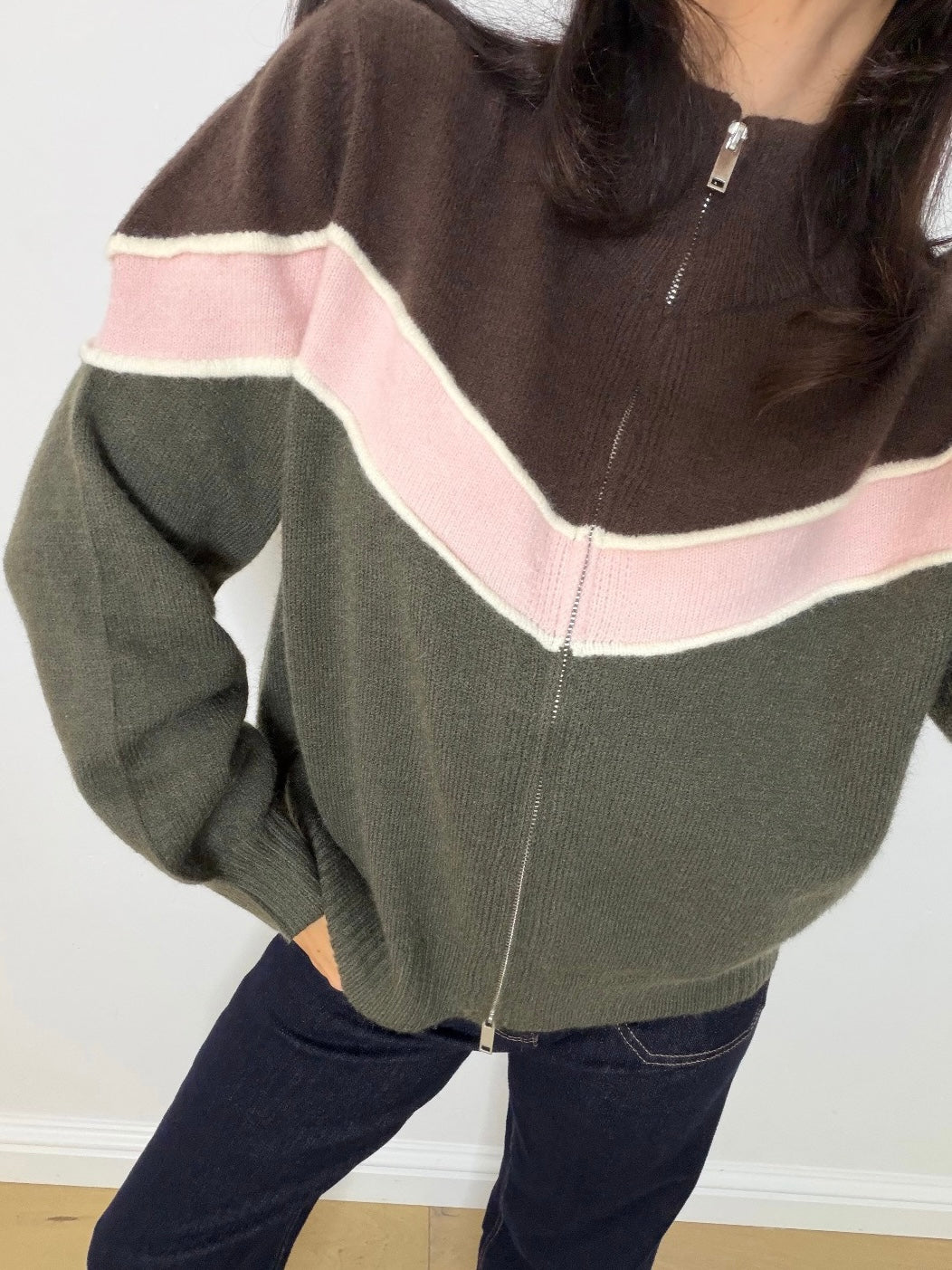 KNITTED PANEL ZIP