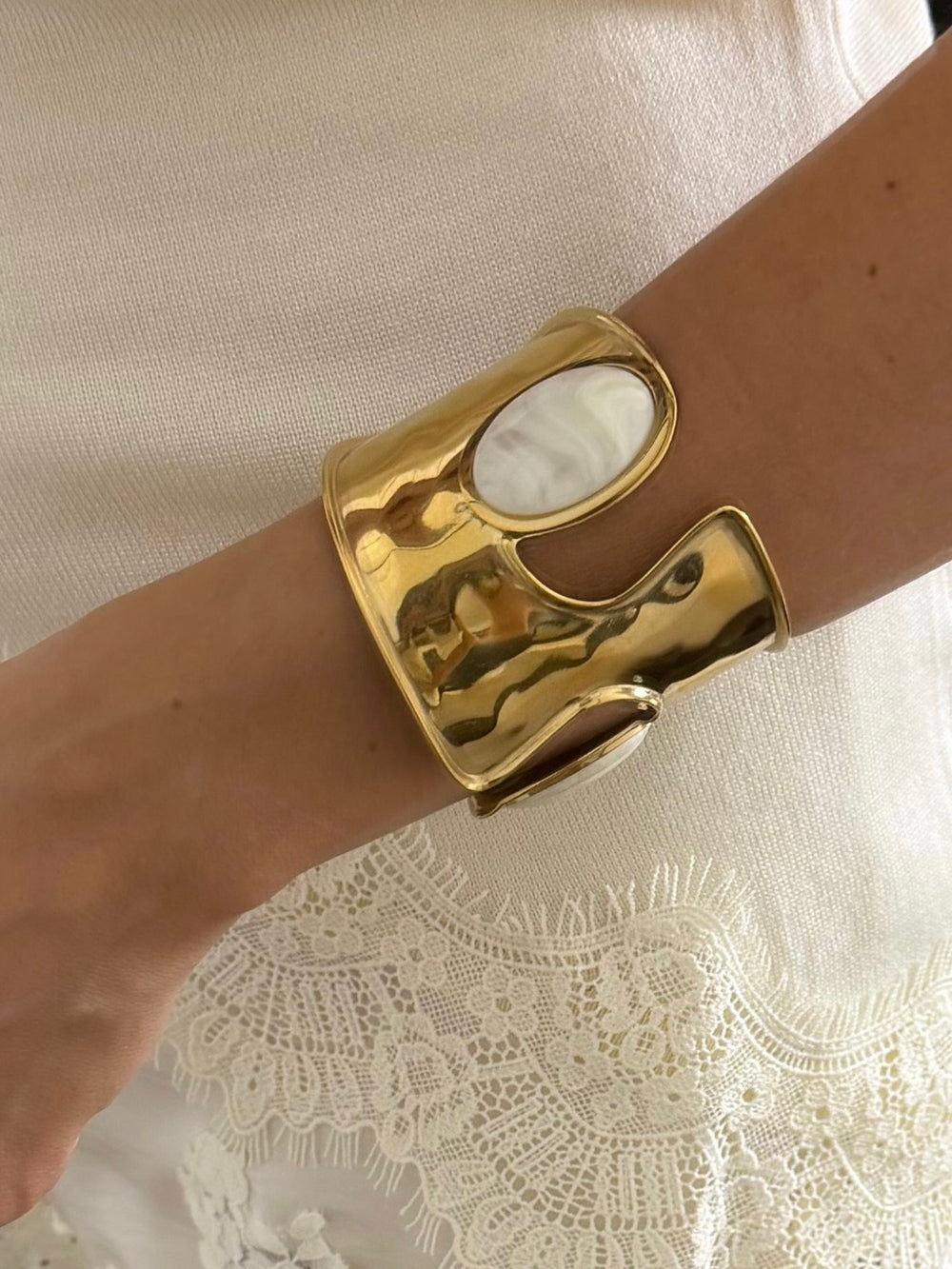 STONE DETAIL CUFF