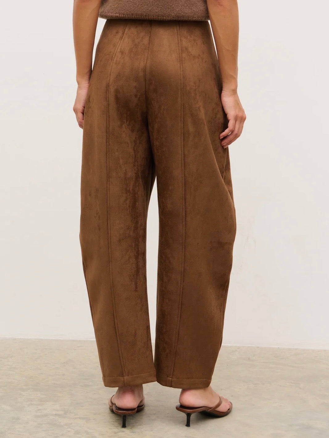 AMI BARREL LEG TROUSER