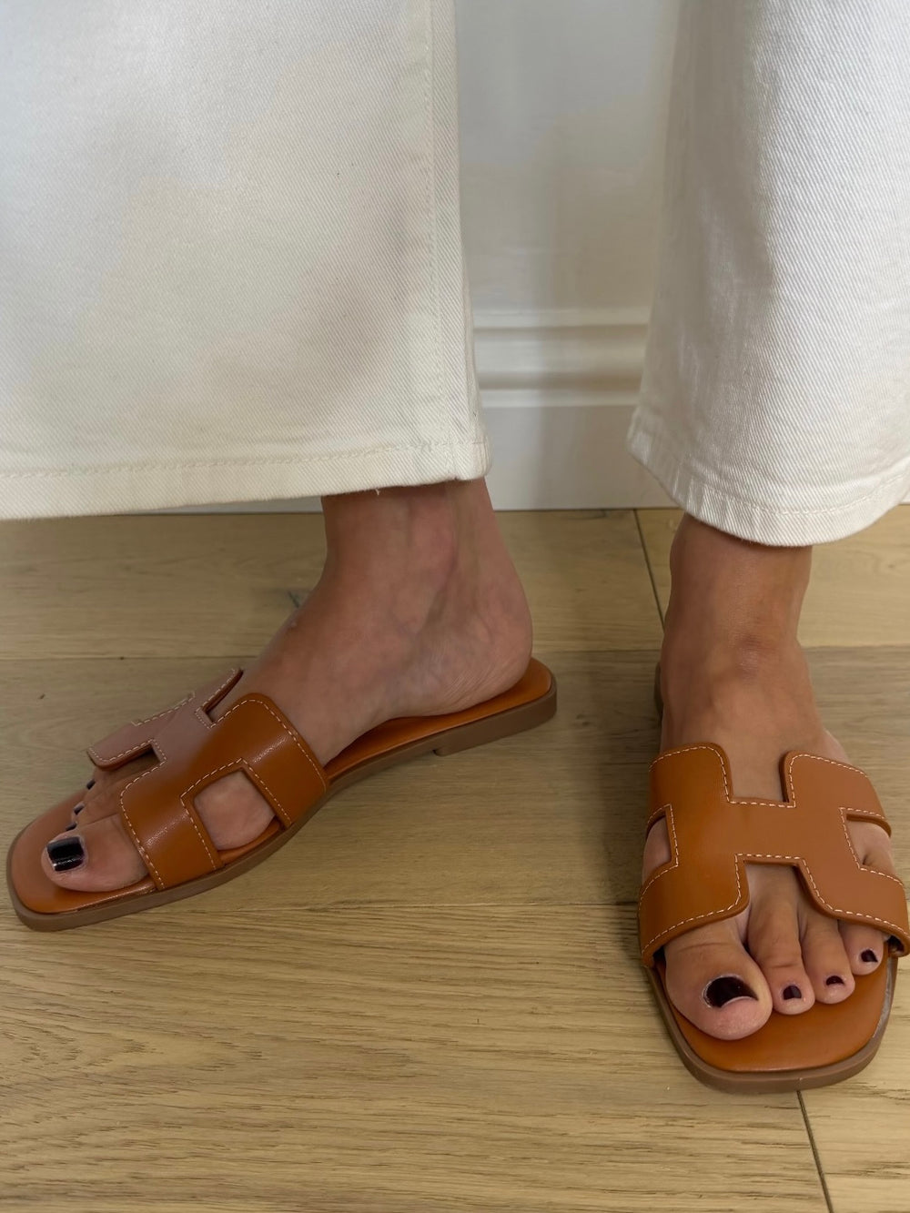 H SLIDE TAN