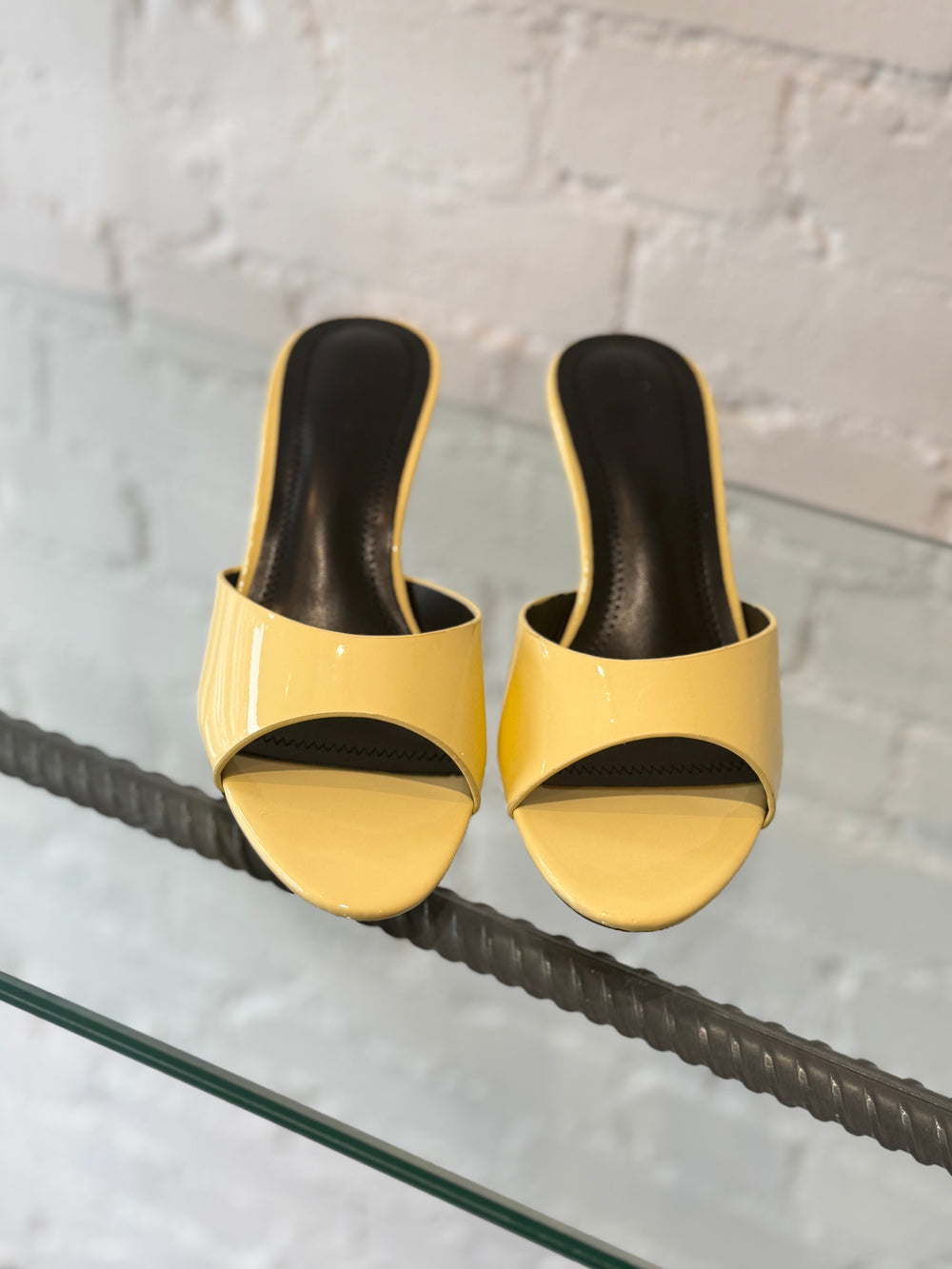 KITTEN HEEL MULE LEMON