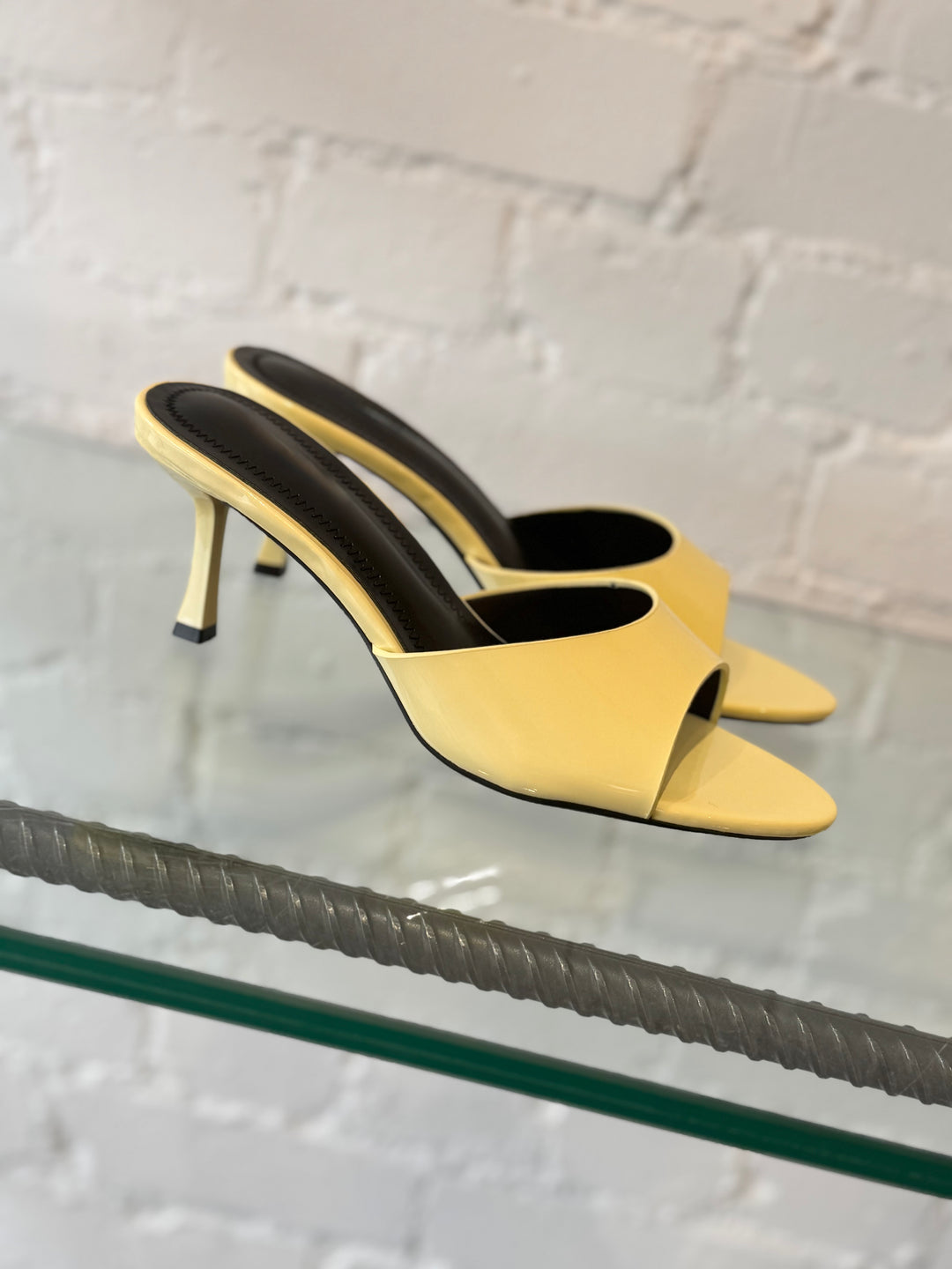 KITTEN HEEL MULE LEMON