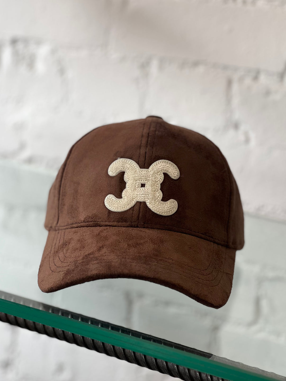 LOGO SUEDE CAP CHOC