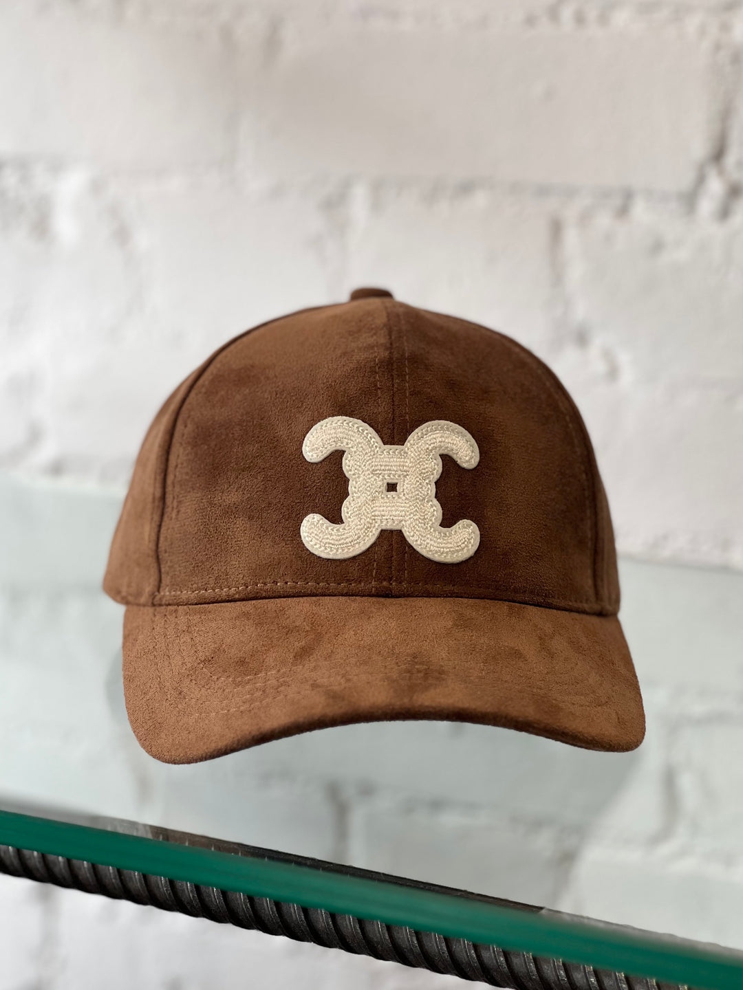 LOGO SUEDE CAP TAN