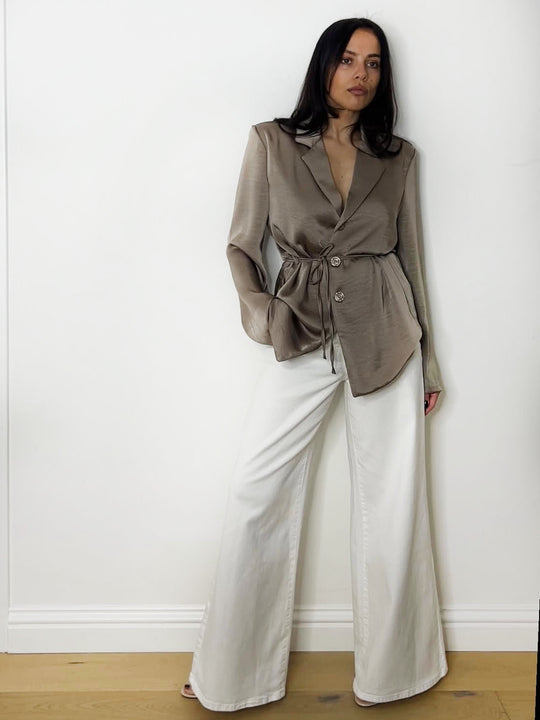 SATIN TIE BLAZER MOCHA