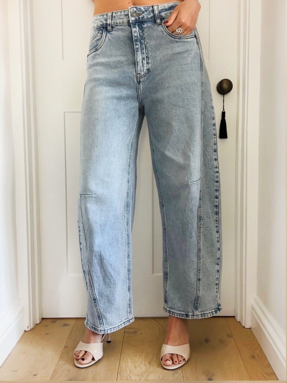 SEAM DETAIL BARREL LEG JEANS