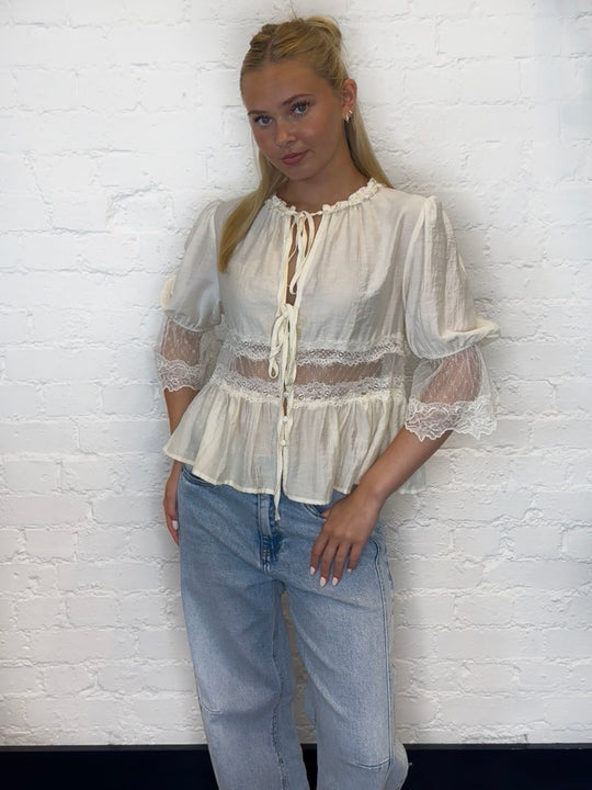 BRIDGERTON LACE TIE TOP