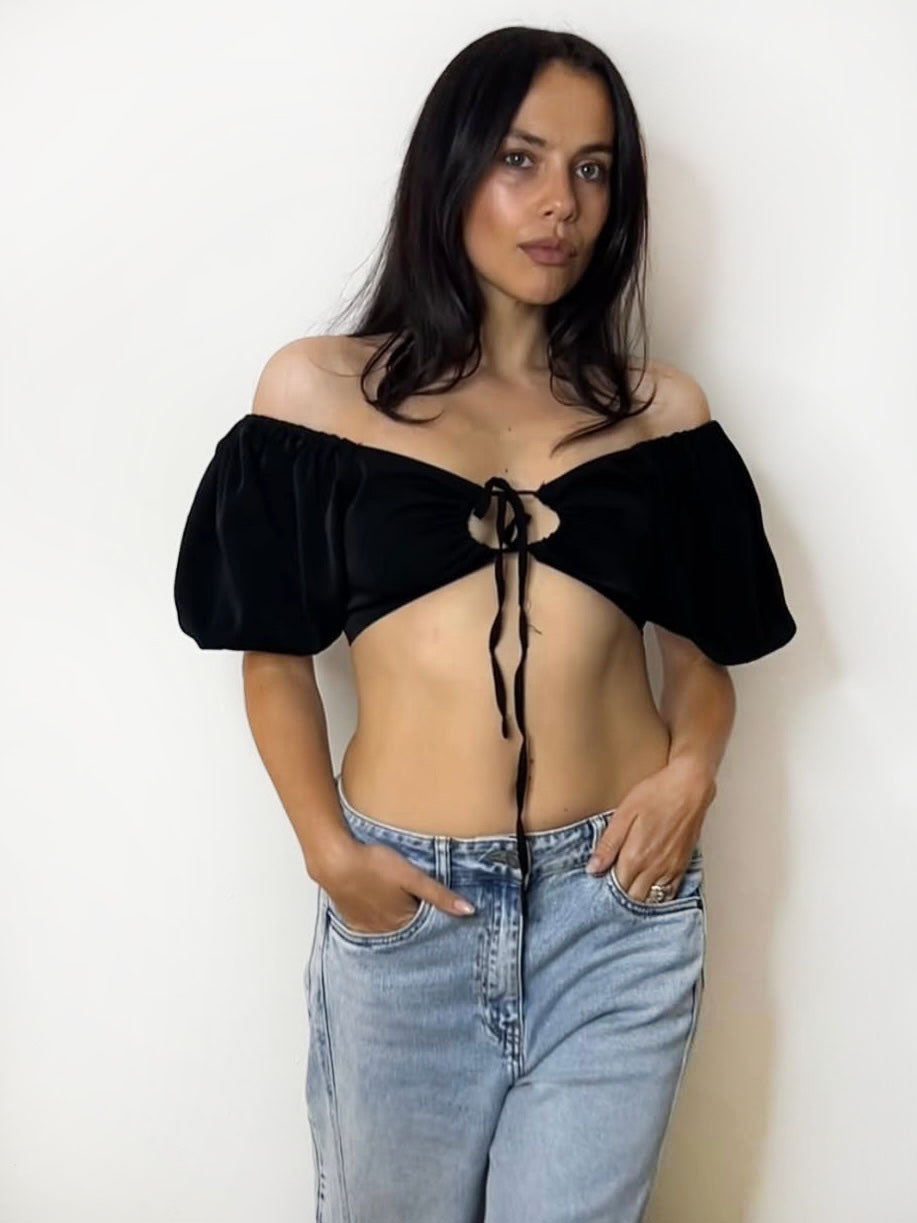 MIA BARDOT CROP BLACK