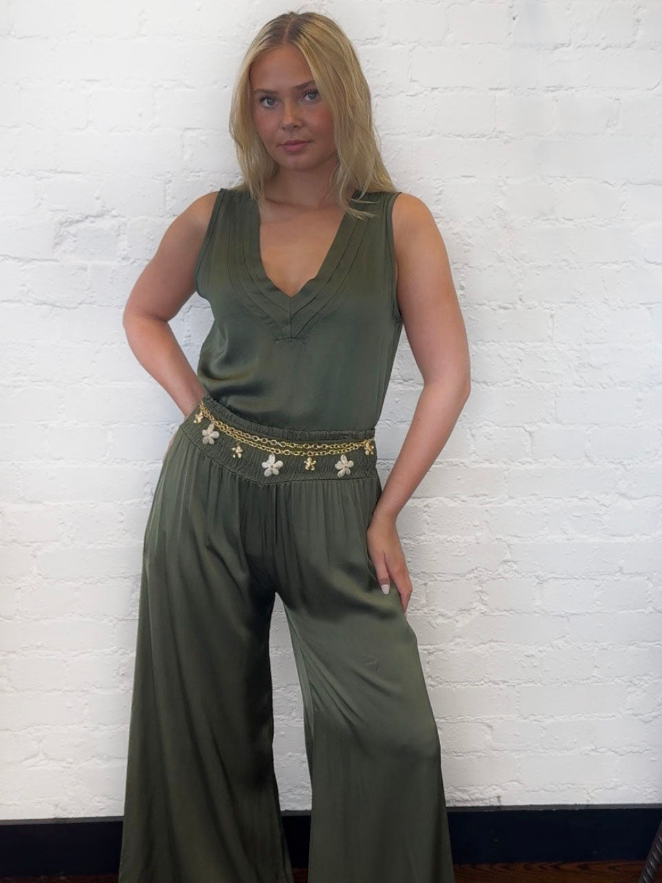 SILKY V PALAZZO SET KHAKI